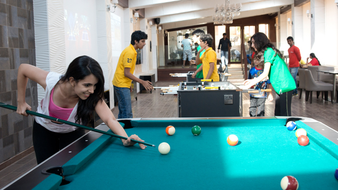 Enjoy Pool Table with your friends at Della